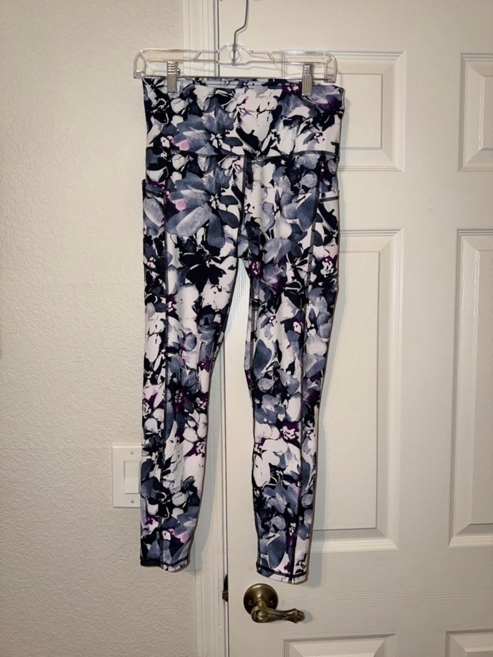 Gaiam Floral Print High-Waist Leggings - White, Black & Purple